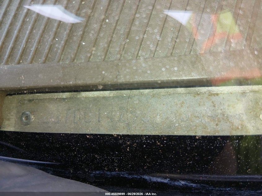 1988 Gmc Gmt-400 VIN 2GTDC14Z9J1534448 IAAI salvage auction — NORMAL WEAR, Clear (Washington), sold $475 on 2026-07-08 (photo 9)