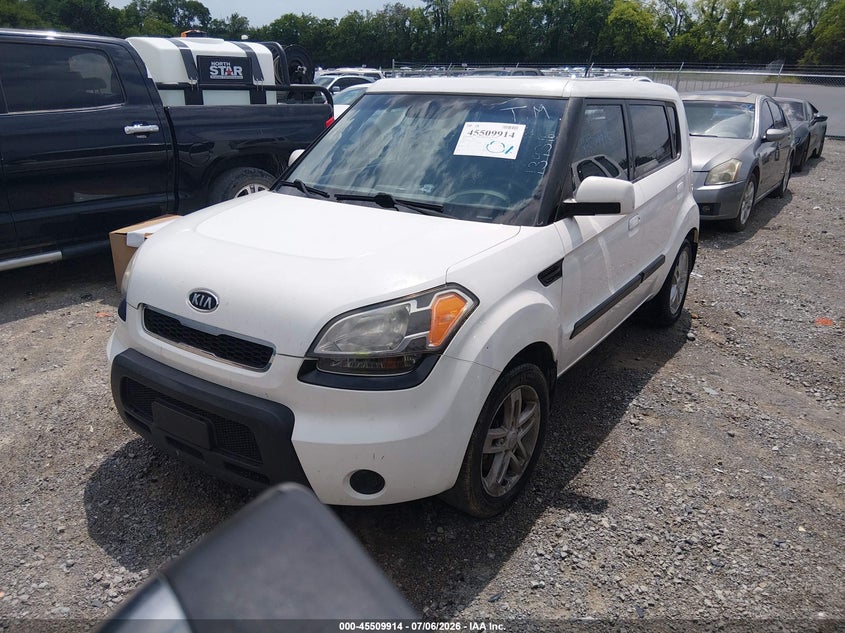 2010 Kia Soul VIN KNDJT2A27A7139316 IAAI salvage auction — NORMAL WEAR, Clear (Tennessee), sold $650 on 2026-07-30 (photo 2)