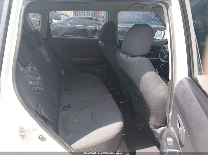 2010 Kia Soul VIN KNDJT2A27A7139316 IAAI salvage auction — NORMAL WEAR, Clear (Tennessee), sold $650 on 2026-07-30 (photo 8)