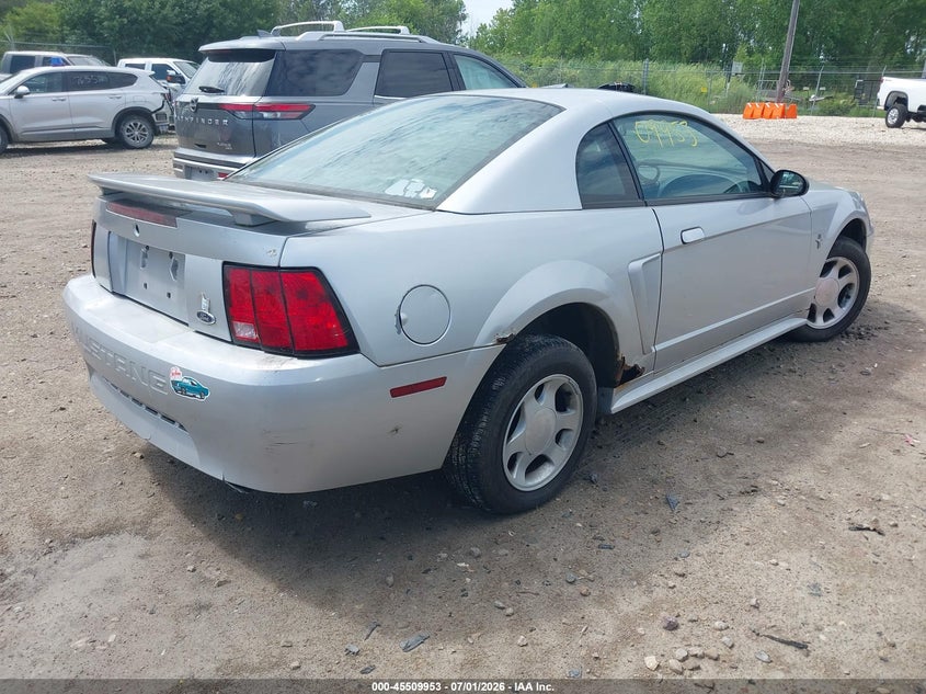 2001 Ford Mustang VIN 1FAFP40421F203007 IAAI salvage auction — NORMAL WEAR, Clear-Endorsement (Wisconsin), sold $325 on 2026-07-09 (photo 4)