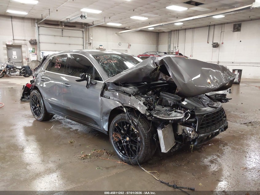 2018 Porsche Macan VIN WP1AB2A50JLB33604 IAAI salvage auction — FRONT END, Salvage Title, sold $4,100 on 2026-08-10 (photo 1)