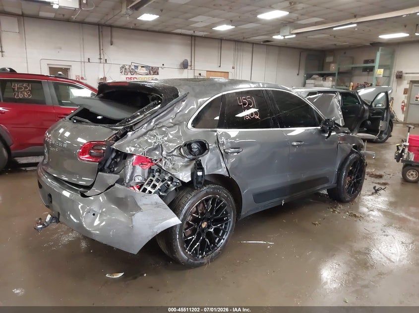 2018 Porsche Macan VIN WP1AB2A50JLB33604 IAAI salvage auction — FRONT END, Salvage Title, sold $4,100 on 2026-08-10 (photo 4)