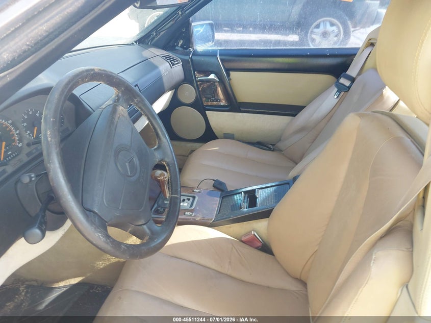 1992 Mercedes-benz 500 VIN WDBFA66E1NF064998 IAAI salvage auction — NORMAL WEAR, Clear (Florida), sold $275 on 2026-07-30 (photo 5)