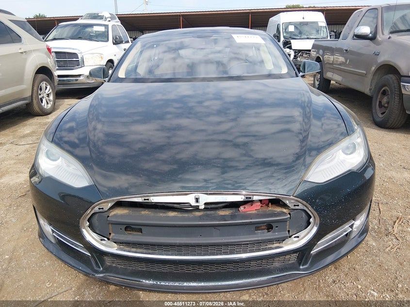 2013 Tesla Model s VIN 5YJSA1CN2DFP05490 IAAI salvage auction — NORMAL WEAR, Salvage Title, sold $575 on 2026-07-29 (photo 6)