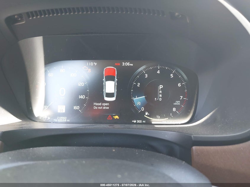 2017 Volvo S90 VIN YV1A22ML0H1011191 IAAI salvage auction — NORMAL WEAR, Salvage Title, sold $950 on 2026-08-11 (photo 7)