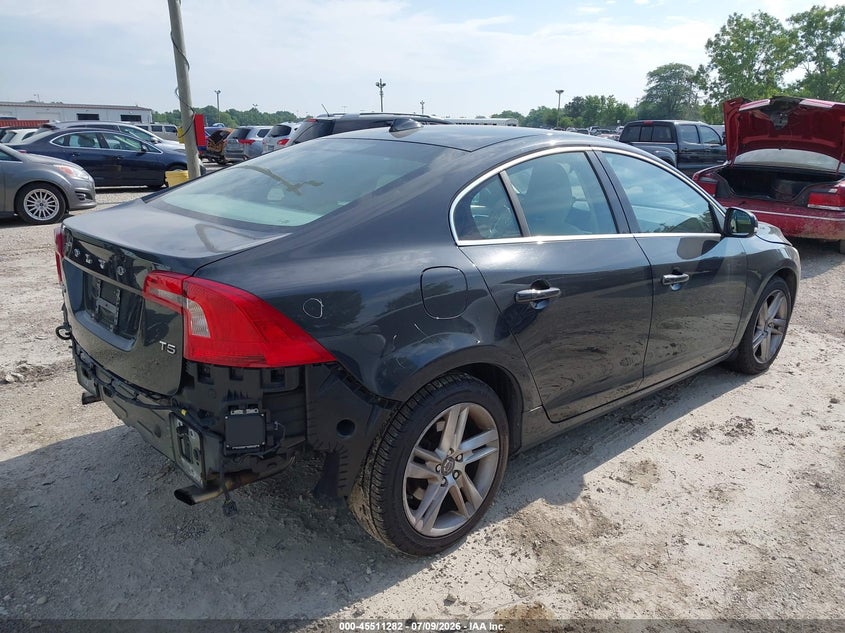 2015 Volvo S60 VIN YV140MFK3F2337643 IAAI salvage auction — REAR END, Salvage (Illinois), sold $1,000 on 2026-08-12 (photo 4)