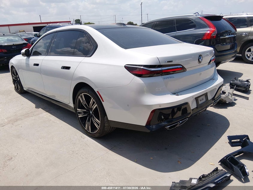 2023 BMW 7er VIN WBA33EJ03PCL47330 IAAI salvage auction — UNKNOWN, Wait Title, sold $34,000 on 2026-08-17 (photo 3)