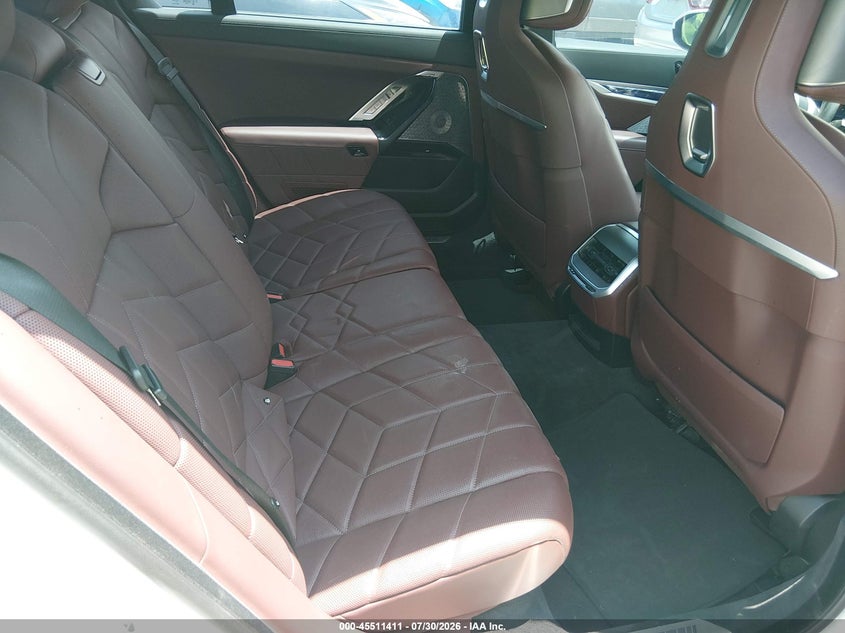 2023 BMW 7er VIN WBA33EJ03PCL47330 IAAI salvage auction — UNKNOWN, Wait Title, sold $34,000 on 2026-08-17 (photo 8)