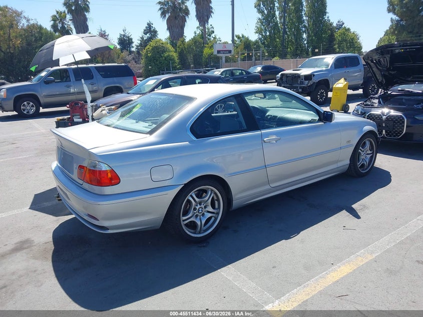2003 BMW 3 series VIN WBABN534X3JU29325 IAAI salvage auction — NORMAL WEAR, Clear - Dealer Only (California), sold $725 on 2026-07-13 (photo 4)