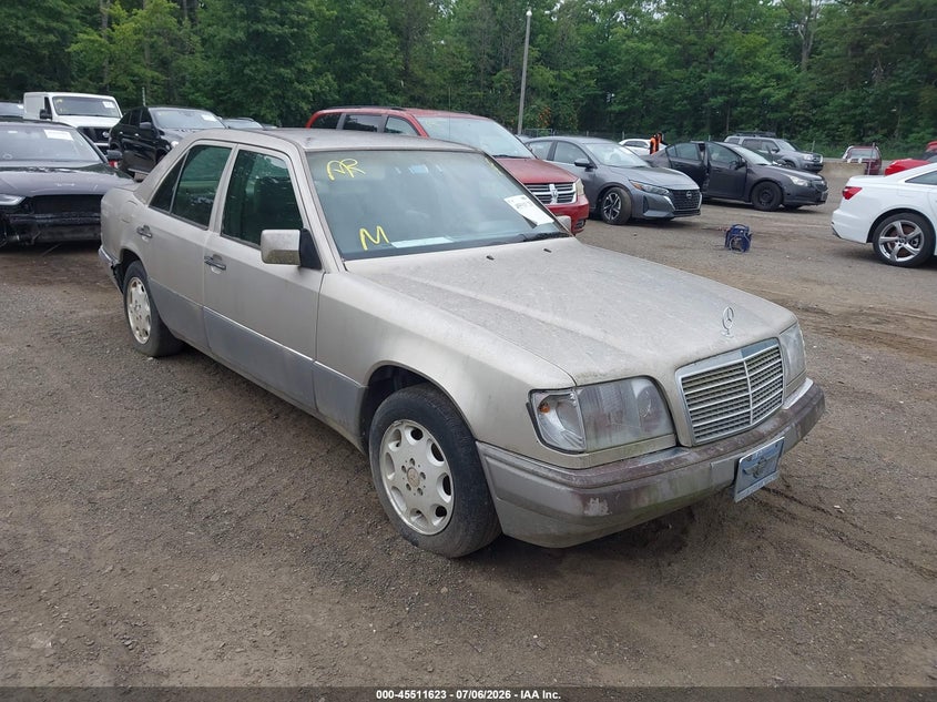 1995 Mercedes-benz E-class VIN WDBEA32E2SC258288 IAAI salvage auction — NORMAL WEAR, Clear (Florida), sold $425 on 2026-07-29 (photo 1)