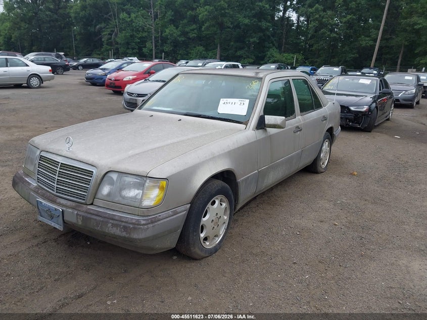 1995 Mercedes-benz E-class VIN WDBEA32E2SC258288 IAAI salvage auction — NORMAL WEAR, Clear (Florida), sold $425 on 2026-07-29 (photo 2)