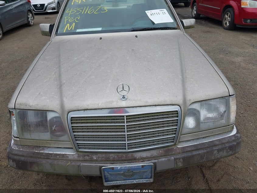 1995 Mercedes-benz E-class VIN WDBEA32E2SC258288 IAAI salvage auction — NORMAL WEAR, Clear (Florida), sold $425 on 2026-07-29 (photo 6)