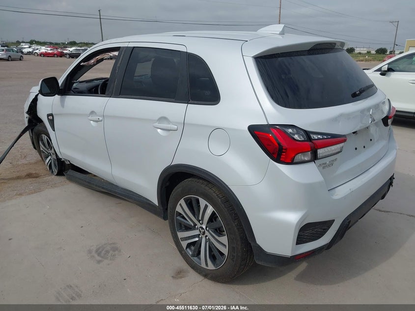 2024 Mitsubishi Outlander VIN JA4ARUAU3RU025591 IAAI salvage auction — ROLLOVER, Certificate Of Destruction (Florida), sold $3,600 on 2026-07-07 (photo 3)