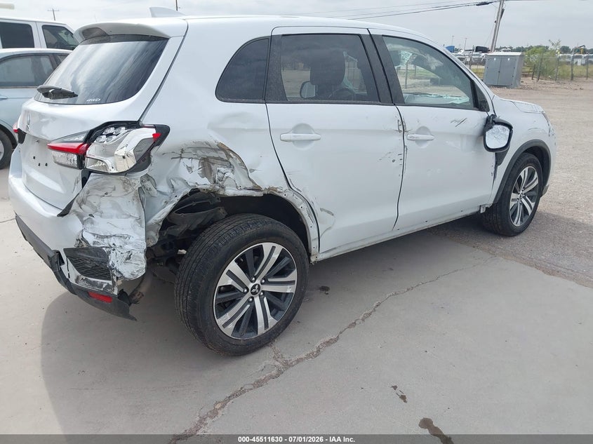 2024 Mitsubishi Outlander VIN JA4ARUAU3RU025591 IAAI salvage auction — ROLLOVER, Certificate Of Destruction (Florida), sold $3,600 on 2026-07-07 (photo 4)