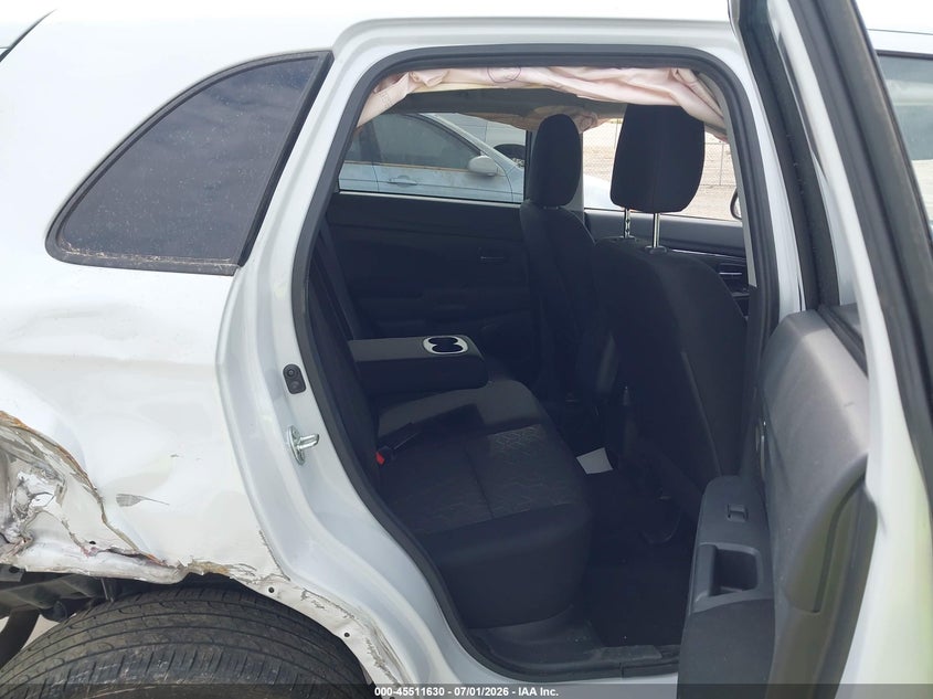 2024 Mitsubishi Outlander VIN JA4ARUAU3RU025591 IAAI salvage auction — ROLLOVER, Certificate Of Destruction (Florida), sold $3,600 on 2026-07-07 (photo 8)