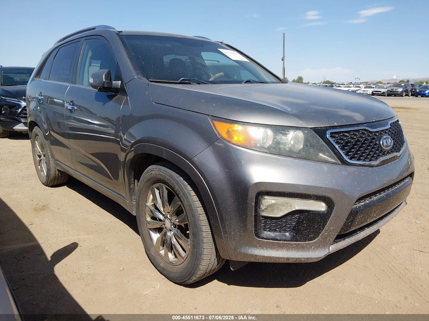 2011 Kia Sorento VIN 5XYKW4A21BG131899 IAAI salvage auction — NORMAL WEAR, Clear-Dealer Only (Arizona), sold $525 on 2026-07-28 (photo 1)