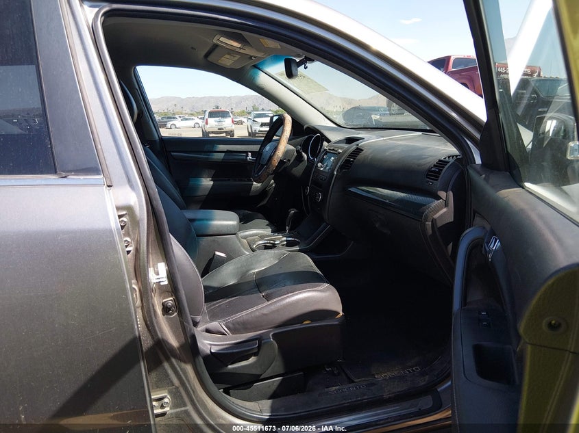 2011 Kia Sorento VIN 5XYKW4A21BG131899 IAAI salvage auction — NORMAL WEAR, Clear-Dealer Only (Arizona), sold $525 on 2026-07-28 (photo 5)