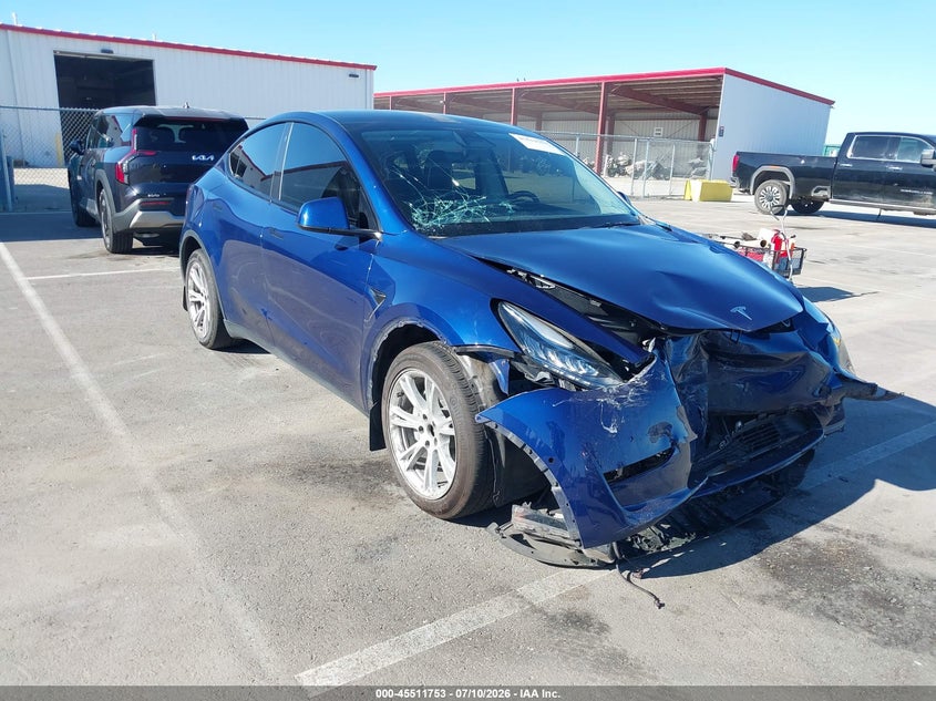2022 Tesla Model y VIN 7SAYGDEEXNF485236 IAAI salvage auction — FRONT END, Salvage Title, sold $8,300 on 2026-07-30 (photo 1)
