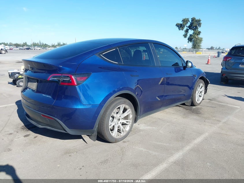 2022 Tesla Model y VIN 7SAYGDEEXNF485236 IAAI salvage auction — FRONT END, Salvage Title, sold $8,300 on 2026-07-30 (photo 4)