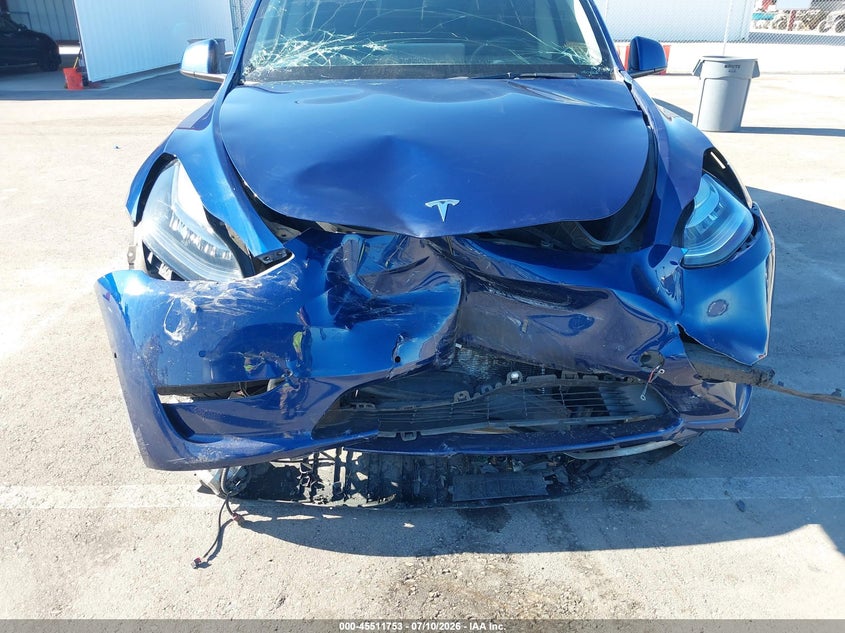 2022 Tesla Model y VIN 7SAYGDEEXNF485236 IAAI salvage auction — FRONT END, Salvage Title, sold $8,300 on 2026-07-30 (photo 6)