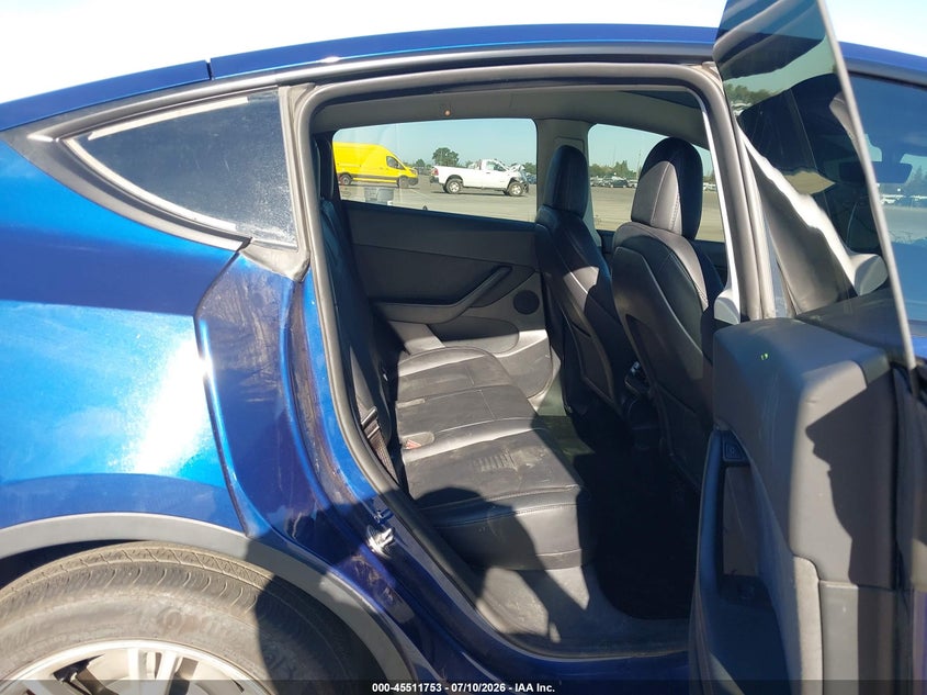 2022 Tesla Model y VIN 7SAYGDEEXNF485236 IAAI salvage auction — FRONT END, Salvage Title, sold $8,300 on 2026-07-30 (photo 8)