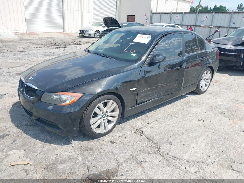2007 BMW 3er VIN WBAVA37537NL16024 IAAI salvage auction — SIDE, Salvage (Georgia), sold $600 on 2026-08-02 (photo 2)