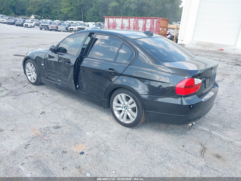 2007 BMW 3er VIN WBAVA37537NL16024 IAAI salvage auction — SIDE, Salvage (Georgia), sold $600 on 2026-08-02 (photo 3)