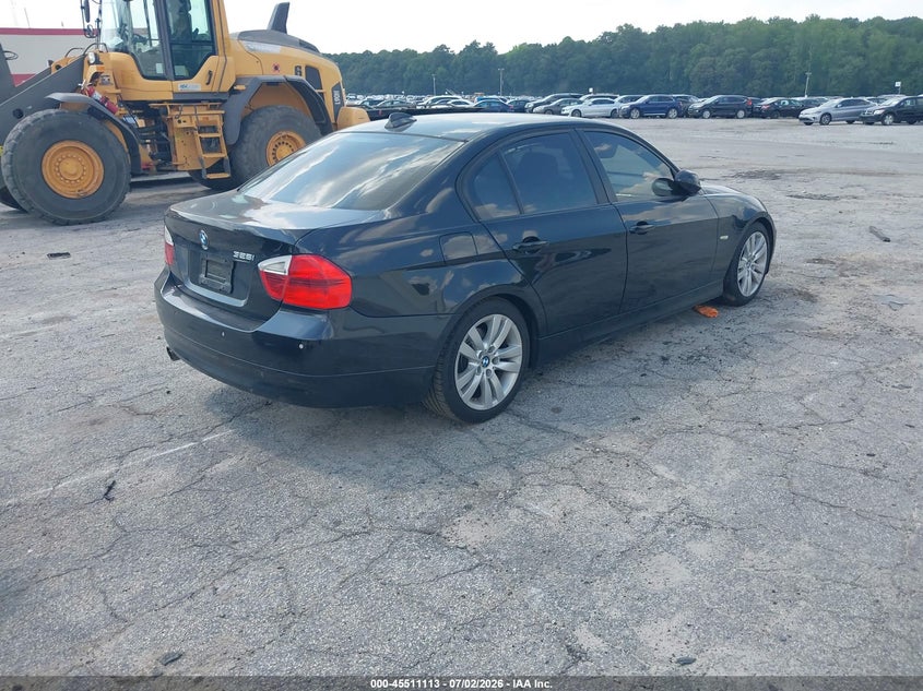 2007 BMW 3er VIN WBAVA37537NL16024 IAAI salvage auction — SIDE, Salvage (Georgia), sold $600 on 2026-08-02 (photo 4)