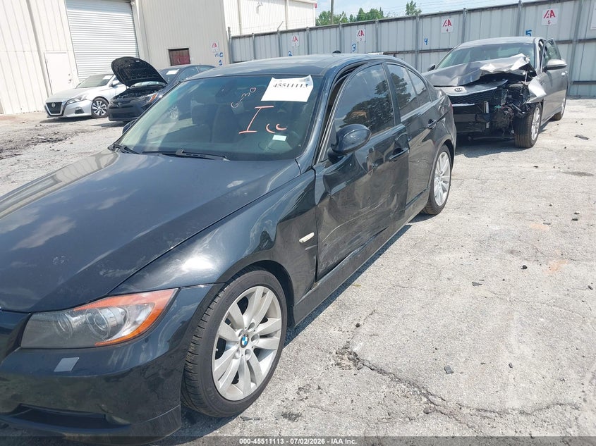 2007 BMW 3er VIN WBAVA37537NL16024 IAAI salvage auction — SIDE, Salvage (Georgia), sold $600 on 2026-08-02 (photo 6)