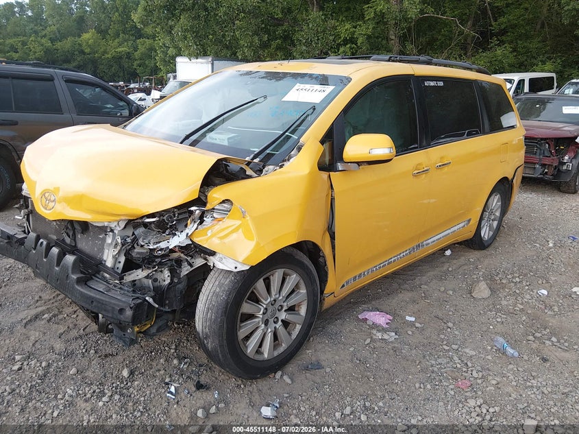 2016 Toyota Sienna VIN 5TDYK3DC1GS763400 IAAI salvage auction — FRONT END, Salvage (Tennessee), sold $900 on 2026-07-18 (photo 2)