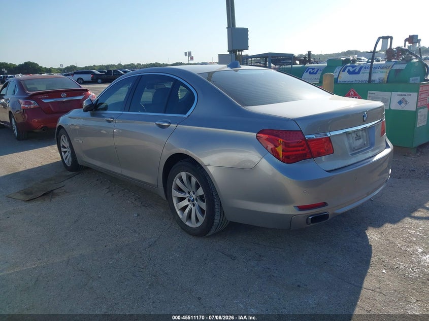 2011 BMW 7 series VIN WBAKA8C51BCY36877 IAAI salvage auction — NORMAL WEAR, Original (Texas), sold $1,325 on 2026-07-28 (photo 3)
