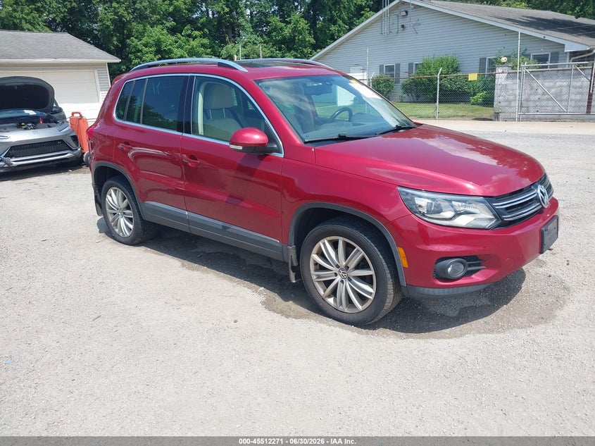 2016 Volkswagen Tiguan VIN WVGBV7AX4GW047808 IAAI salvage auction — FRONT END, Salvage Title, sold $2,200 on 2026-07-31 (photo 1)