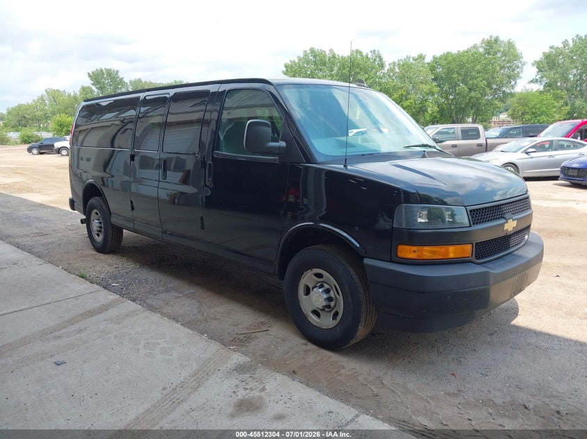 2020 Chevrolet Express VIN 1GAZGNFP0L1256263 — IAAI salvage auction photo