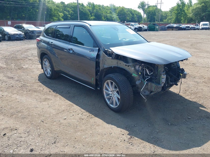 2022 Toyota Highlander VIN 5TDLZRBH0NS242348 IAAI salvage auction — FRONT END, Salvage (Idaho), sold $13,000 on 2026-07-22 (photo 1)