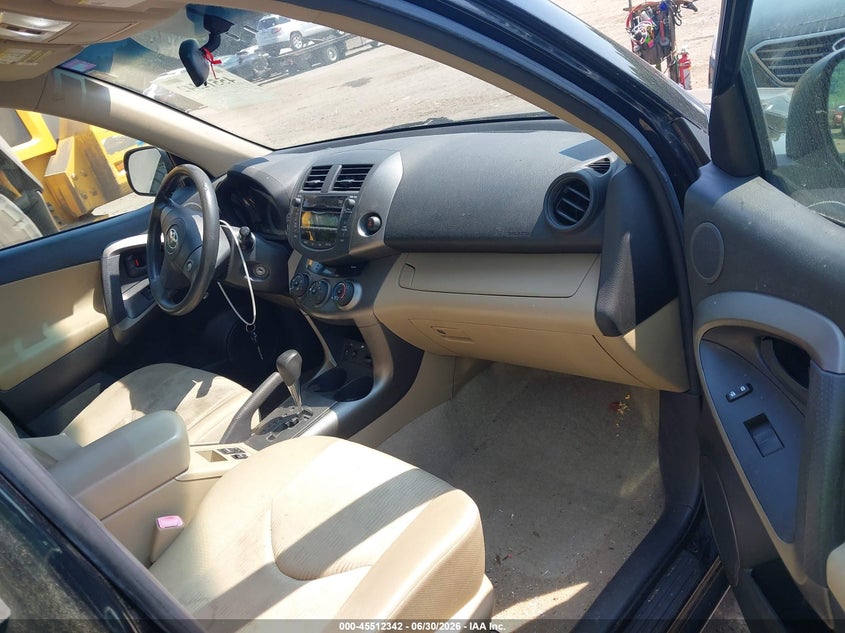2009 Toyota Rav4 VIN JTMBF33V09D018830 IAAI salvage auction — NORMAL WEAR, Clear (Massachusetts), sold $1,350 on 2026-07-14 (photo 5)