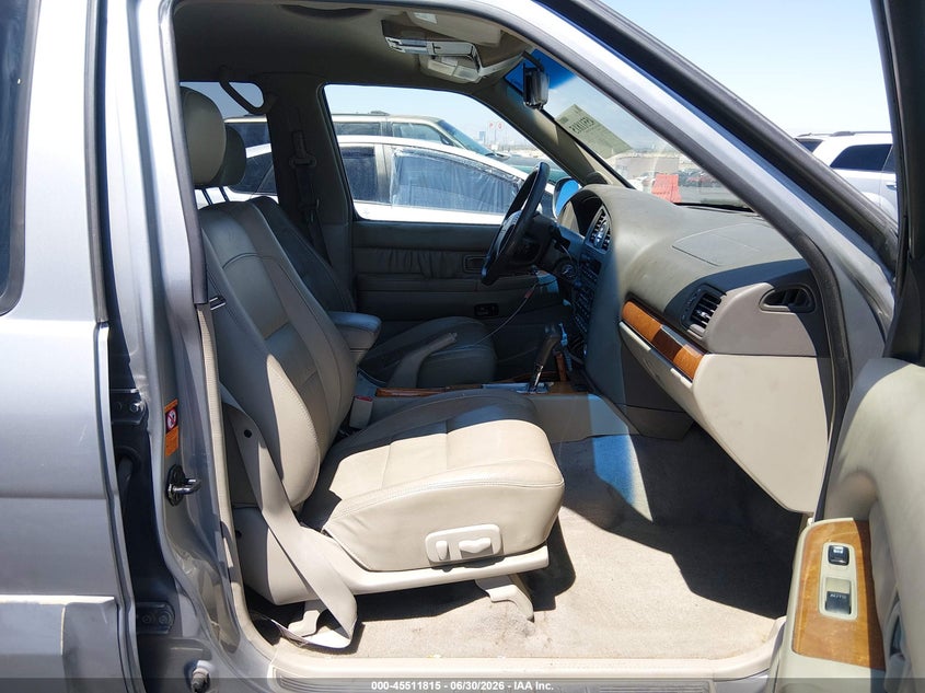 2001 Infiniti Qx4 VIN JNRDR09X31W201008 IAAI salvage auction — LEFT & RIGHT, Salvage (Nevada), sold $125 on 2026-07-17 (photo 5)