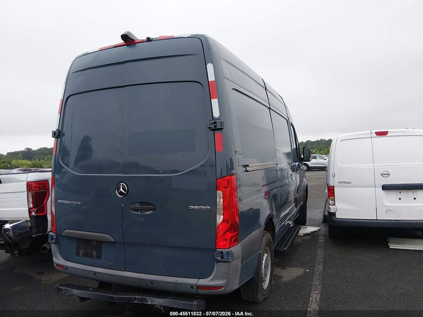 2019 Mercedes-benz Sprinter VIN WD4PF0CD1KT004495 IAAI salvage auction — LEFT & RIGHT, Clear (New Jersey), sold $5,300 on 2026-07-20 (photo 4)