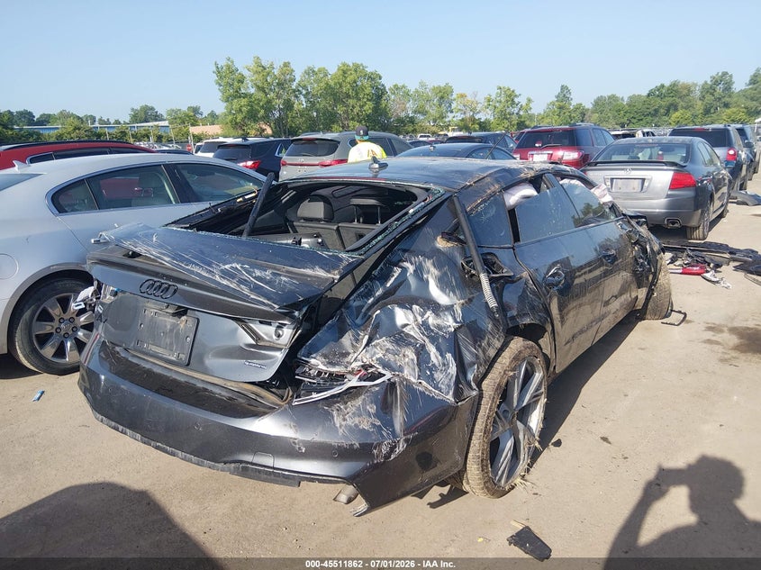 2024 Audi A7 VIN WAUV2BF27RN064022 IAAI salvage auction — ROLLOVER, Salvage Title, sold $575 on 2026-07-28 (photo 4)