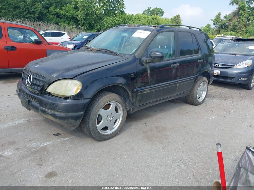 2000 Mercedes-benz Ml-class VIN 4JGAB72E8YA193497 IAAI salvage auction — NORMAL WEAR, Clear (Maryland), sold $375 on 2026-07-09 (photo 2)
