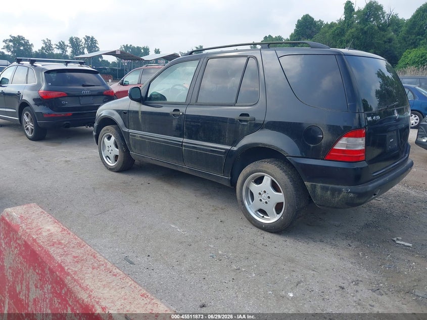 2000 Mercedes-benz Ml-class VIN 4JGAB72E8YA193497 IAAI salvage auction — NORMAL WEAR, Clear (Maryland), sold $375 on 2026-07-09 (photo 3)