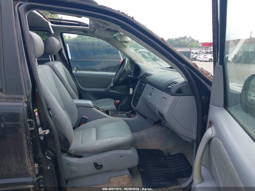 2000 Mercedes-benz Ml-class VIN 4JGAB72E8YA193497 IAAI salvage auction — NORMAL WEAR, Clear (Maryland), sold $375 on 2026-07-09 (photo 5)