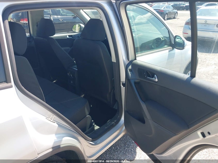 2015 Volkswagen Tiguan VIN WVGAV7AX0FW547202 IAAI salvage auction — MECHANICAL, Clear (Florida), sold $375 on 2026-07-20 (photo 8)
