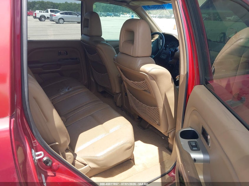 2005 Honda Pilot VIN 2HKYF185X5H548198 IAAI salvage auction — NORMAL WEAR, Clear (Indiana), sold $225 on 2026-07-18 (photo 8)