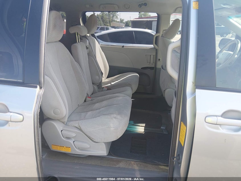 2011 Toyota Sienna VIN 5TDKK3DC3BS124031 IAAI salvage auction — NORMAL WEAR, Original (Ohio), sold $275 on 2026-07-29 (photo 8)