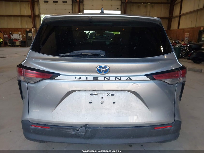 2022 Toyota Sienna VIN 5TDKSKFC8NS065960 IAAI salvage auction — REAR END, Clear (Oklahoma), sold $9,250 on 2026-07-08 (photo 6)