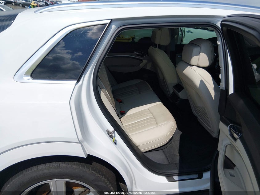 2019 Audi E-tron VIN WA1LAAGE2KB011276 IAAI salvage auction — FRONT END, Salvage (Missouri), sold $9,700 on 2026-08-19 (photo 8)