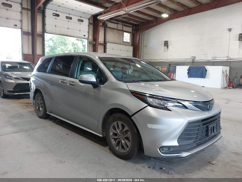 2023 Toyota Sienna VIN 5TDKRKEC3PS165870 IAAI salvage auction — FRONT END, Clear (Oklahoma), sold $10,600 on 2026-07-15 (photo 1)