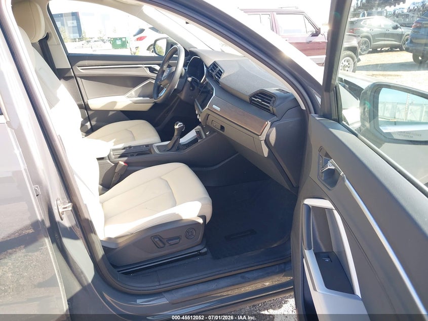 2020 Audi Q3 VIN WA1BECF39L1040504 IAAI salvage auction — RIGHT FRONT, Certificate Of Destruction (Florida), sold $8,900 on 2026-08-18 (photo 5)