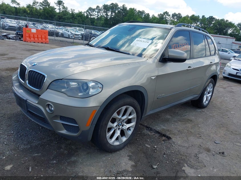 2012 BMW X5 VIN 5UXZV4C56CL990435 IAAI salvage auction — NORMAL WEAR, Clear (Maryland), sold $400 on 2026-07-31 (photo 2)