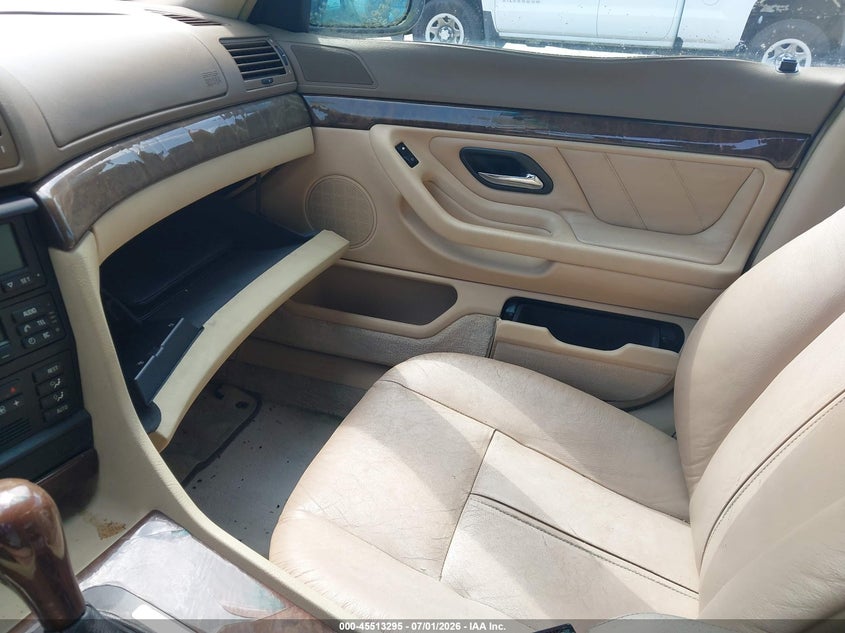 1997 BMW 7 series VIN WBAGJ8322VDM00632 IAAI salvage auction — NORMAL WEAR, Clear (Connecticut), sold $400 on 2026-07-09 (photo 5)